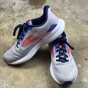 Brooks light purple  and Pink Launch 8 shoes
Size: 8.5